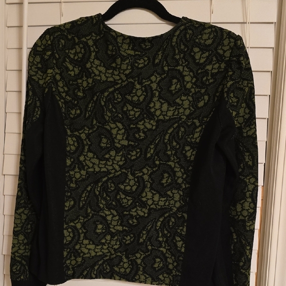 Ming Wang 2 Pieces Black and Green Blazer with Floral Lace And Top - Picture 5 of 15